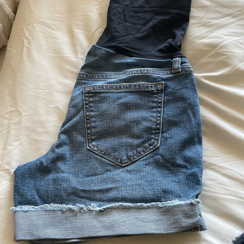 Maternity shorts